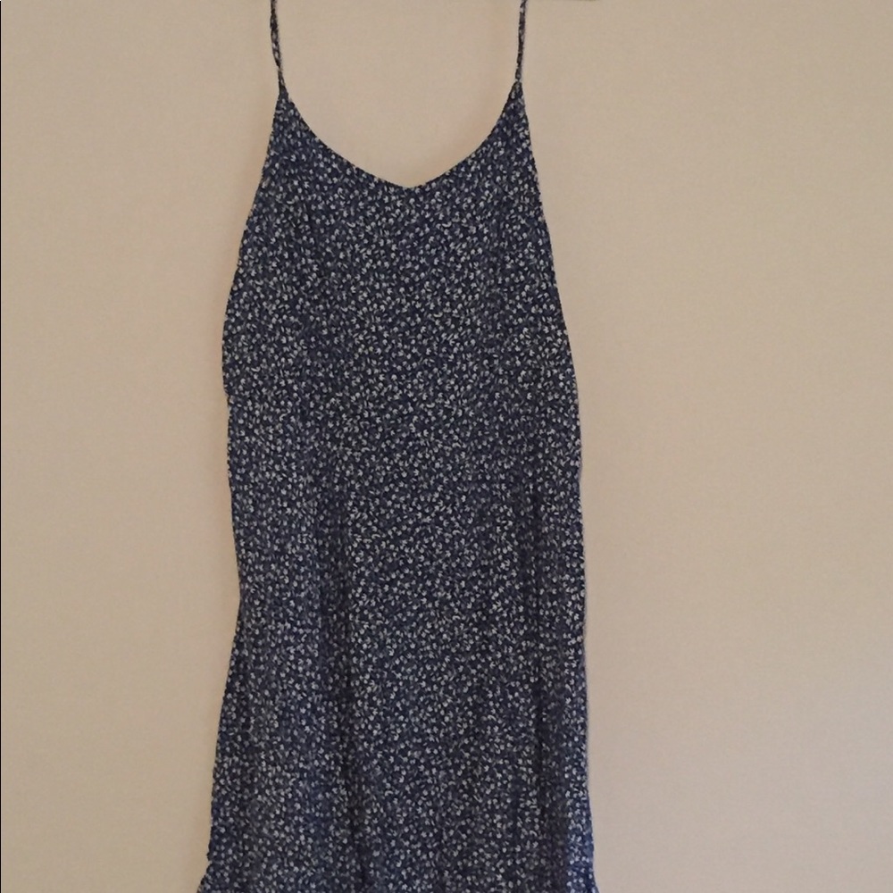 3 dresses of the same style, different patterns